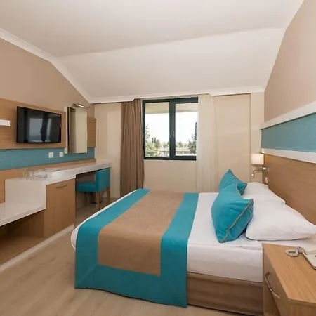 Sandy Hotel *